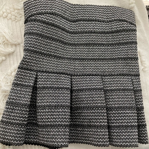 Gorgeous silver top - Picture 2 of 3